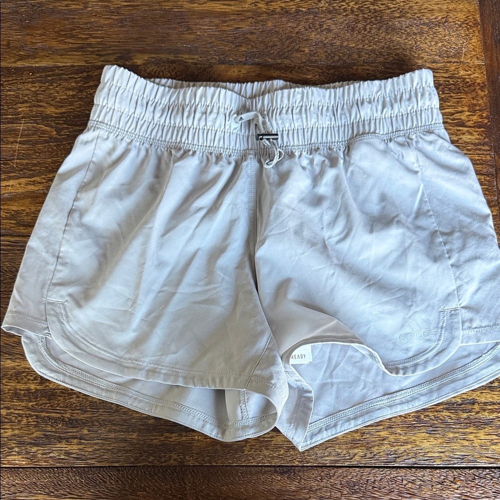 Adidas Women's Light Gray Athletic Shorts (117)